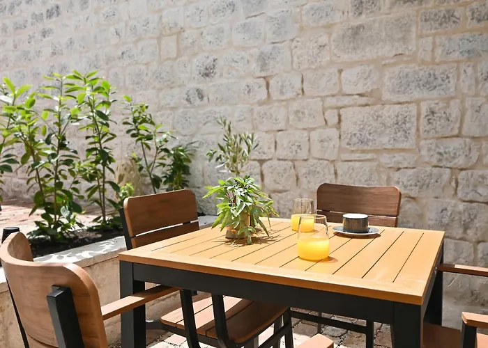 Milan Luxury Трогир