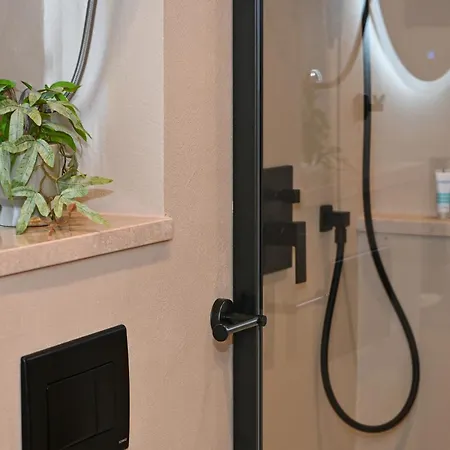 Milan Luxury * تروغير